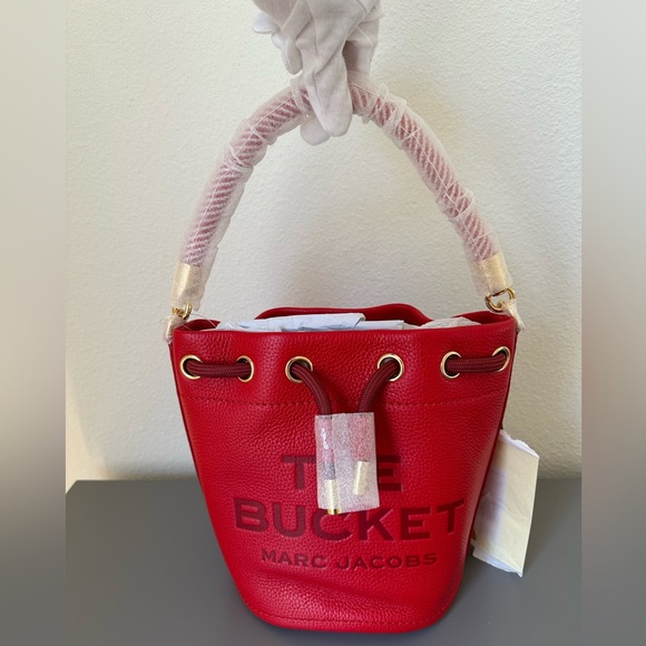 NWT Marc Jacobs Red Bucket Bag - Picture 2 of 15